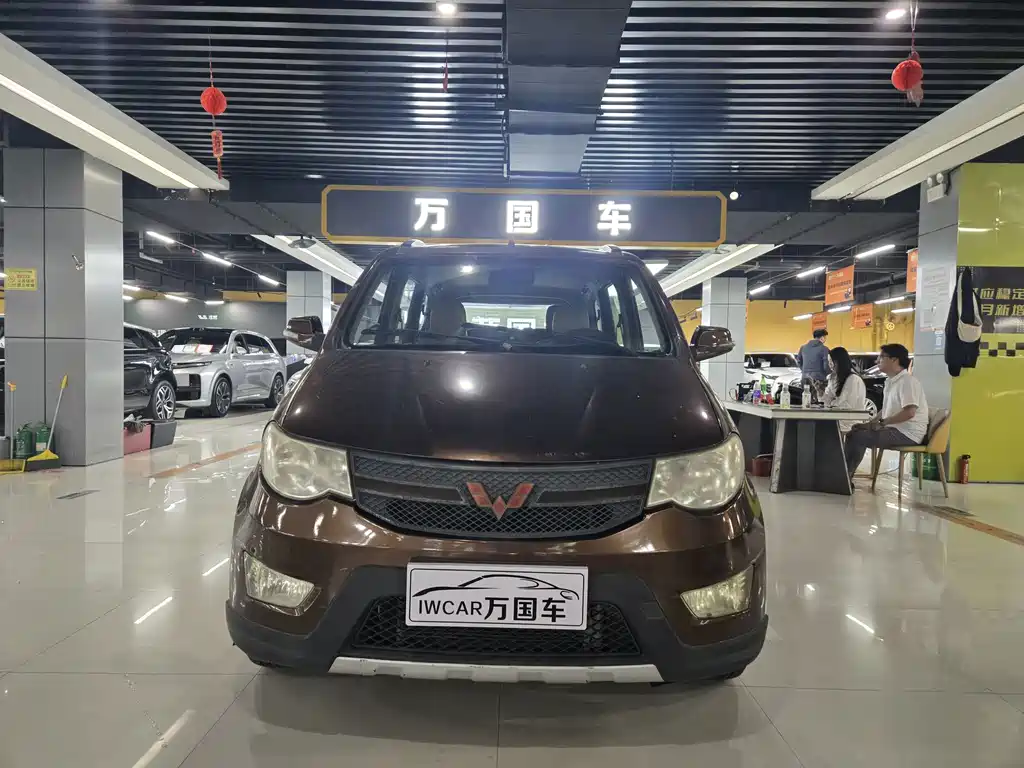 Wuling Hongguang 2014 — фото 2