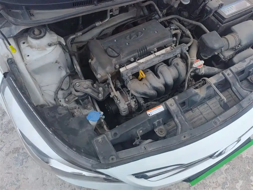 Hyundai Verna 2016 — фото 21