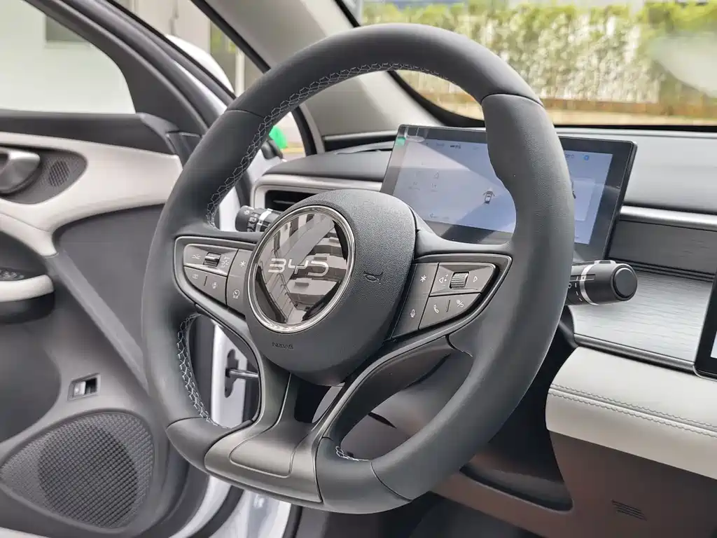 BYD Seal 05 DM-i 2025 — фото 18