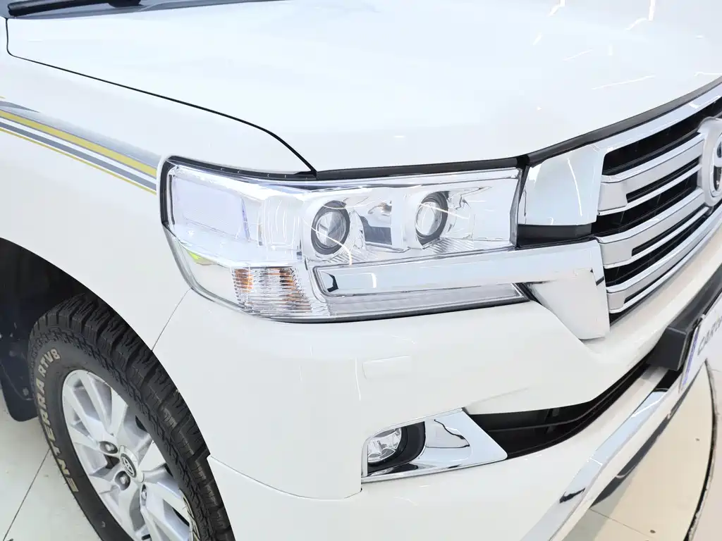 Toyota Land Cruiser 2013 — фото 16