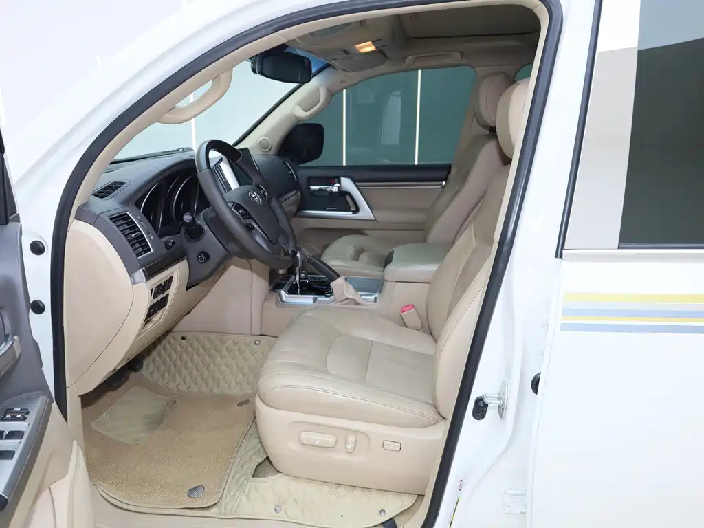 Toyota Land Cruiser 2013 — фото 27