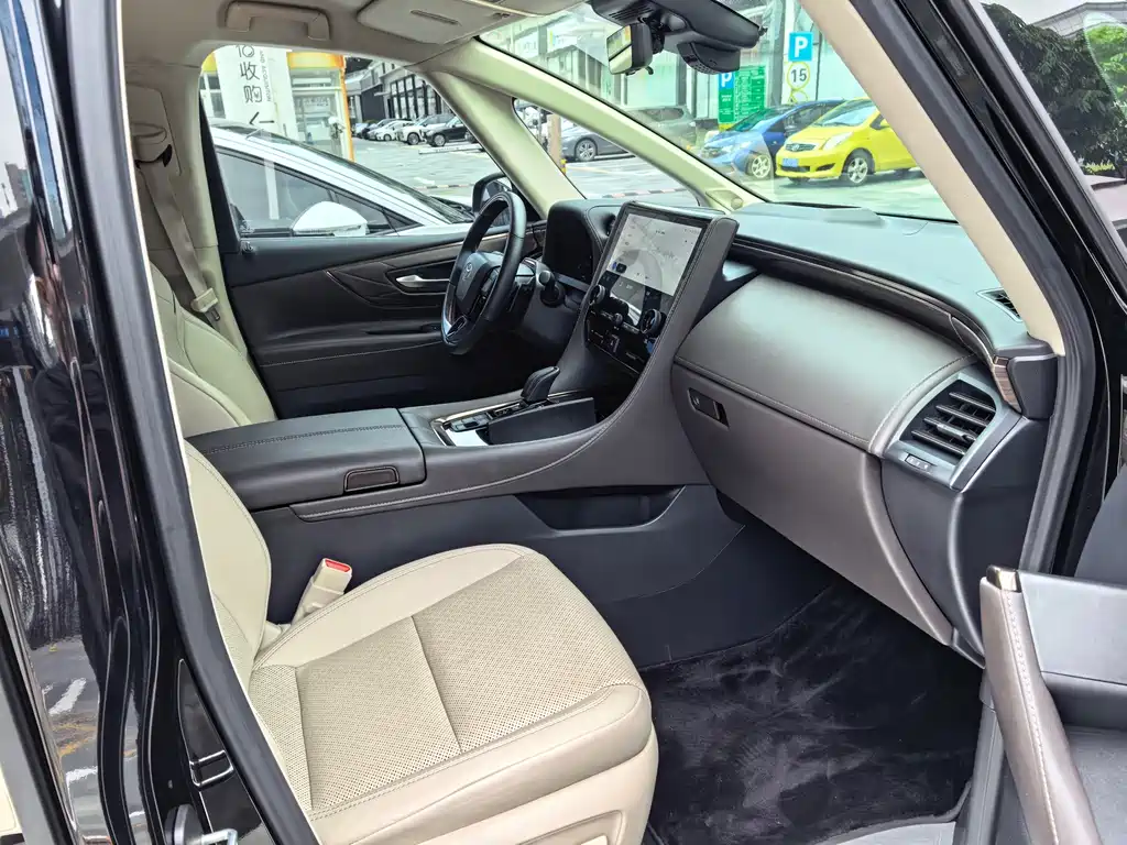 Toyota Alphard 2024 — фото 13