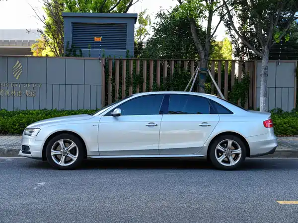 Audi A4L 2016