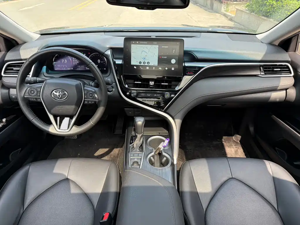 Toyota Camry 2022 — фото 20