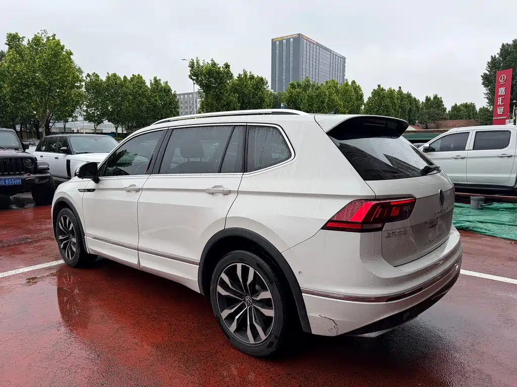 Volkswagen Tiguan L 2021 — фото 4