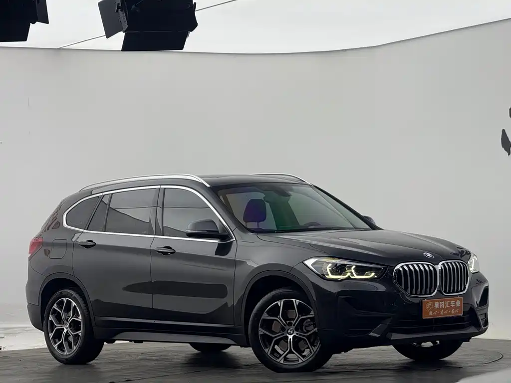 BMW X1 2022 — фото 3
