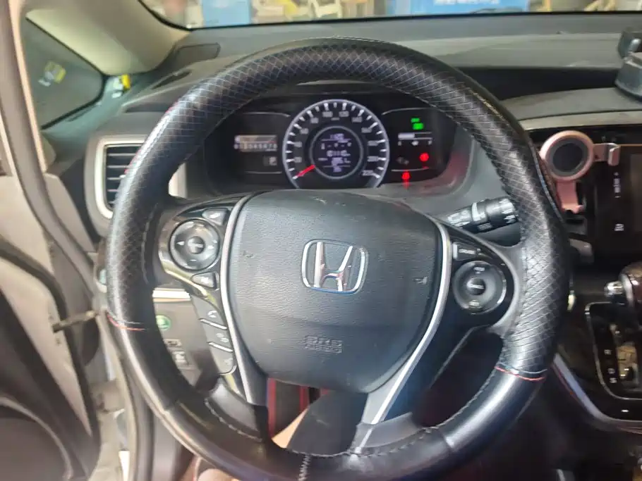 Honda Odyssey 2018 — фото 15