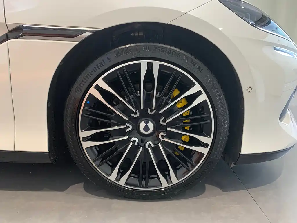 Denza Z9GT 2024