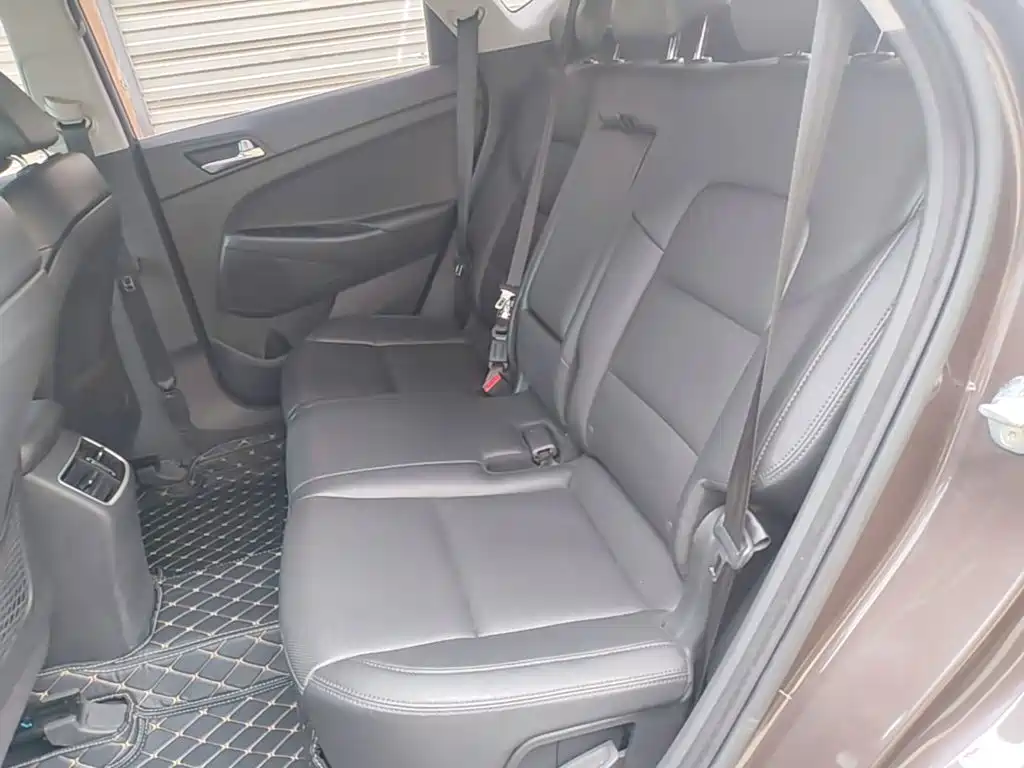 Hyundai Tucson 2016 — фото 17