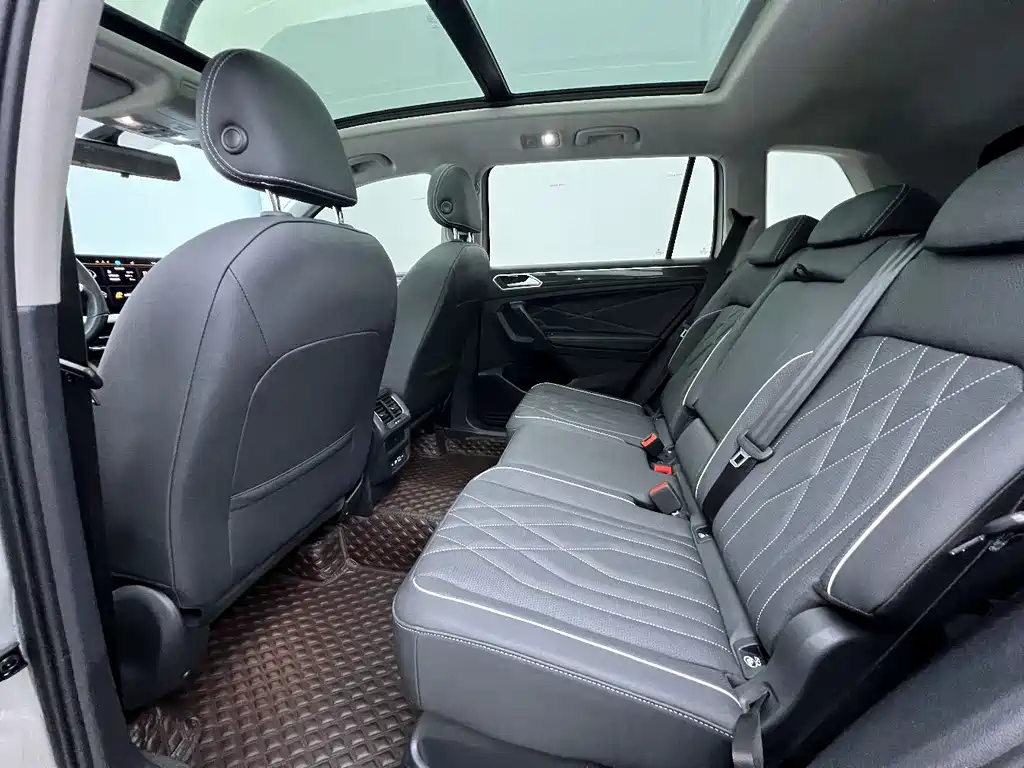 Volkswagen Tiguan L 2022 — фото 11