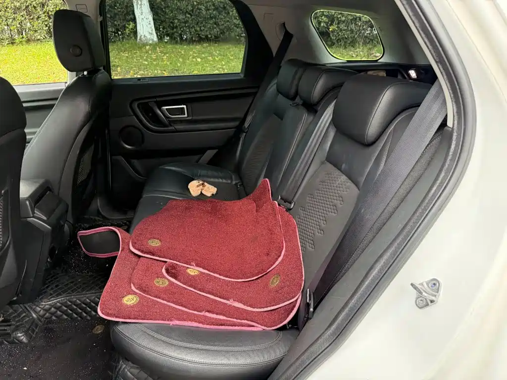 Land Rover Discovery Sport 2018 — фото 12