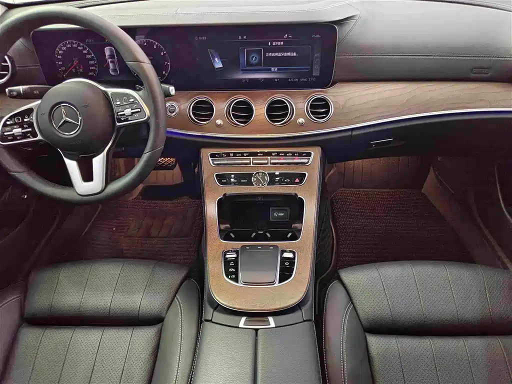 Mercedes-Benz E-Class 2019 — фото 11