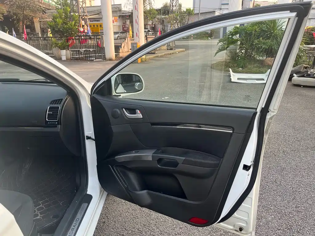 Geely Emgrand Classic 2014 — фото 12