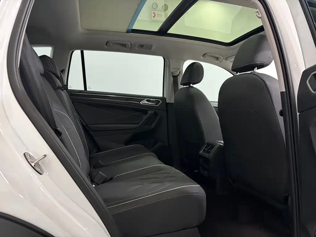 Volkswagen Tiguan L 2022 — фото 15