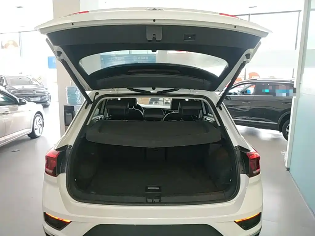 Volkswagen T-Roc 2019 — фото 19