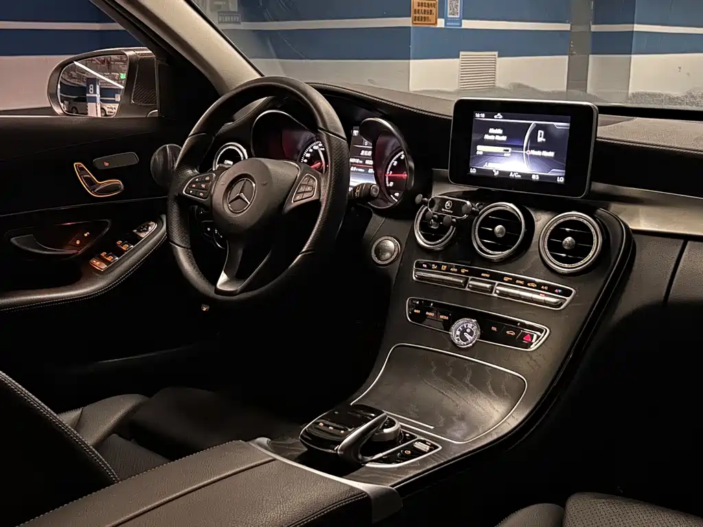 Mercedes-Benz C-Class 2018 — фото 11