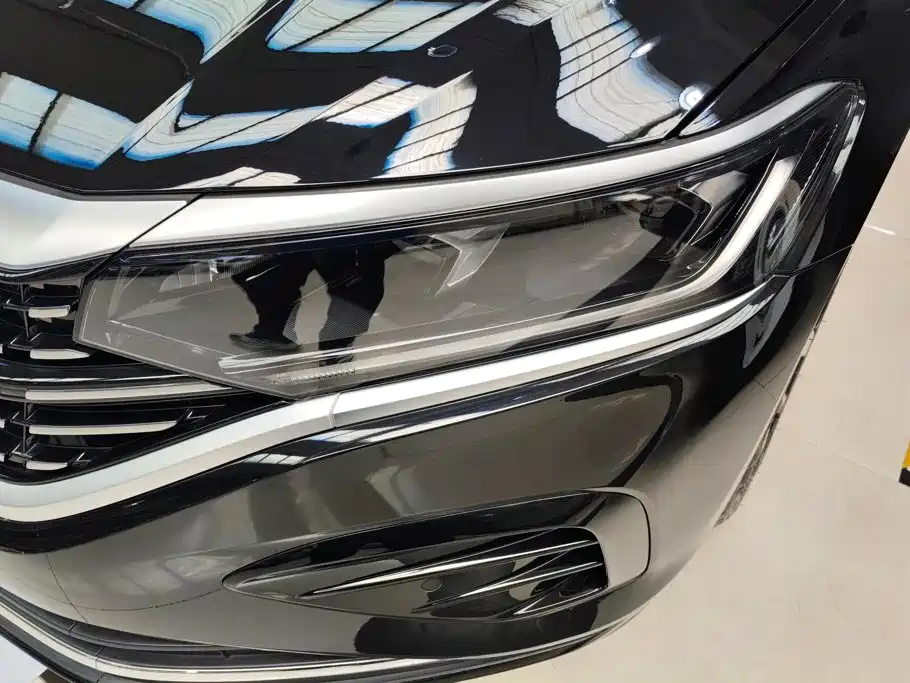 Volkswagen Passat 2023