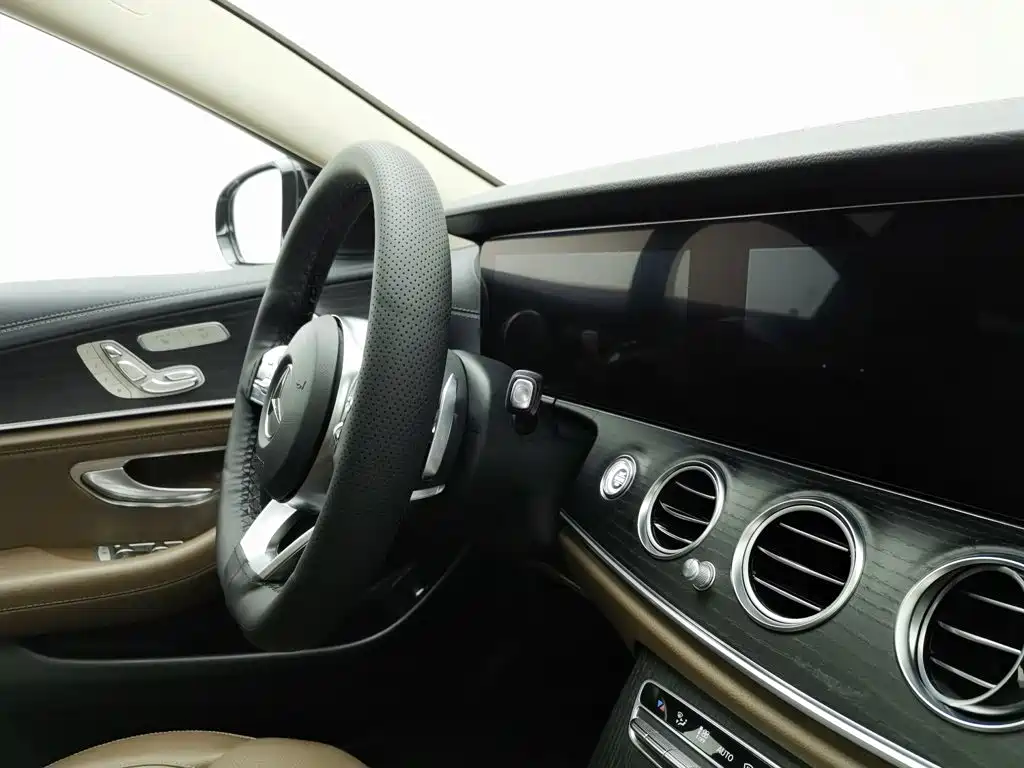 Mercedes-Benz E-Class 2020 — фото 22