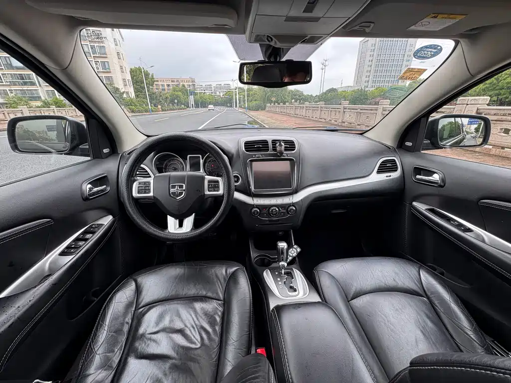 Dodge Journey 2015 — фото 8