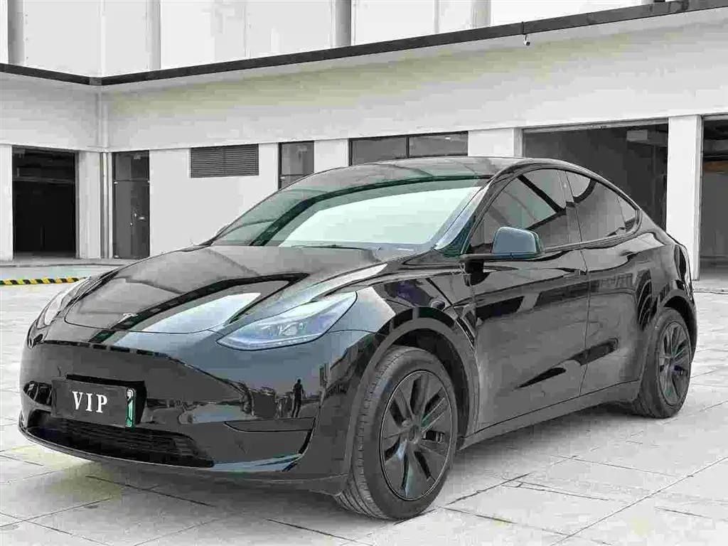 Tesla Model Y 2023 — фото 1