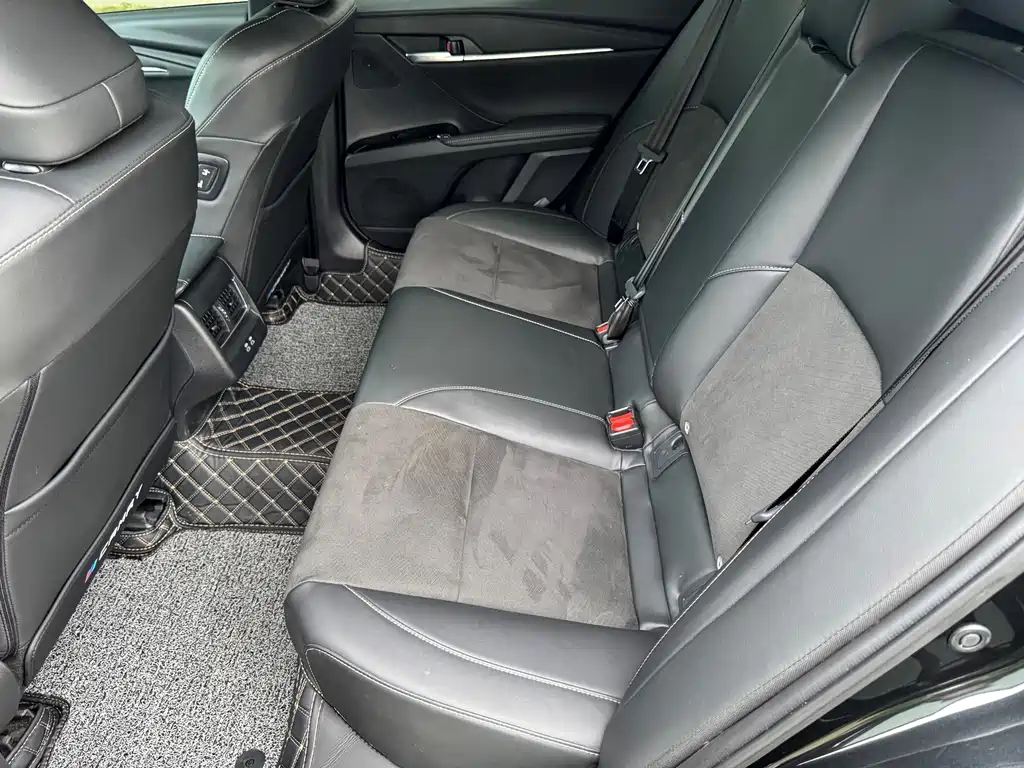 Toyota Camry 2025 — фото 20