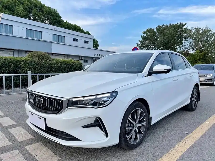 Geely Emgrand 2023