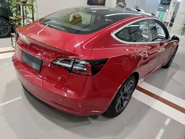 Tesla Model 3 2020