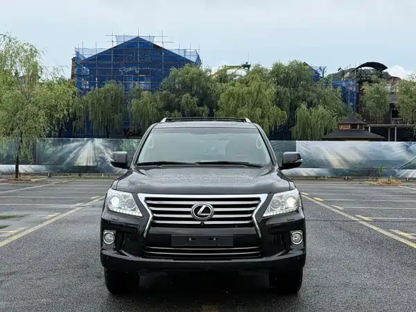 Lexus LX 2012