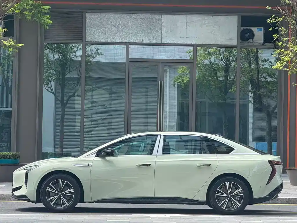 Hongqi EH7 2026