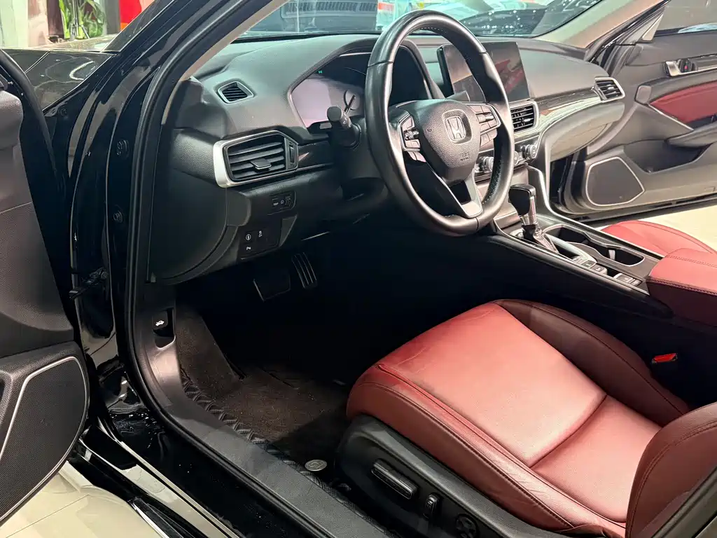 Honda Accord 2022 — фото 12