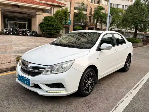 BYD Surui 2015