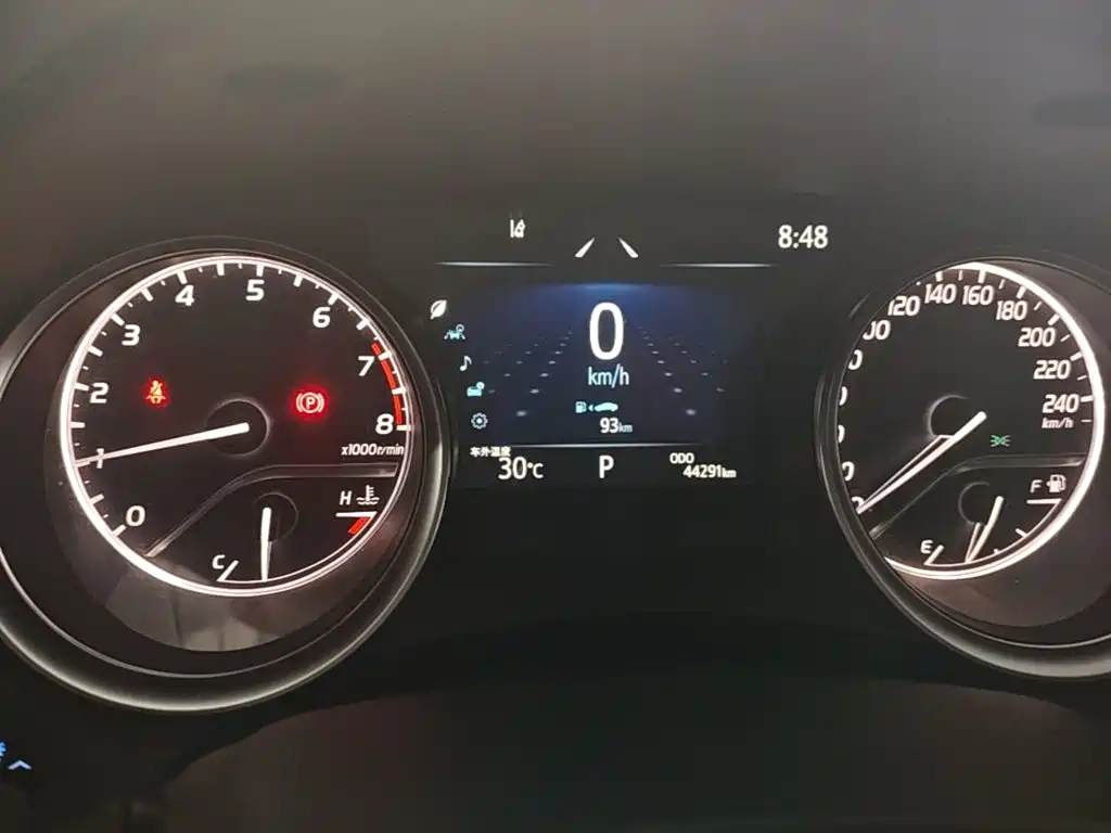 Toyota Camry 2023 — фото 12