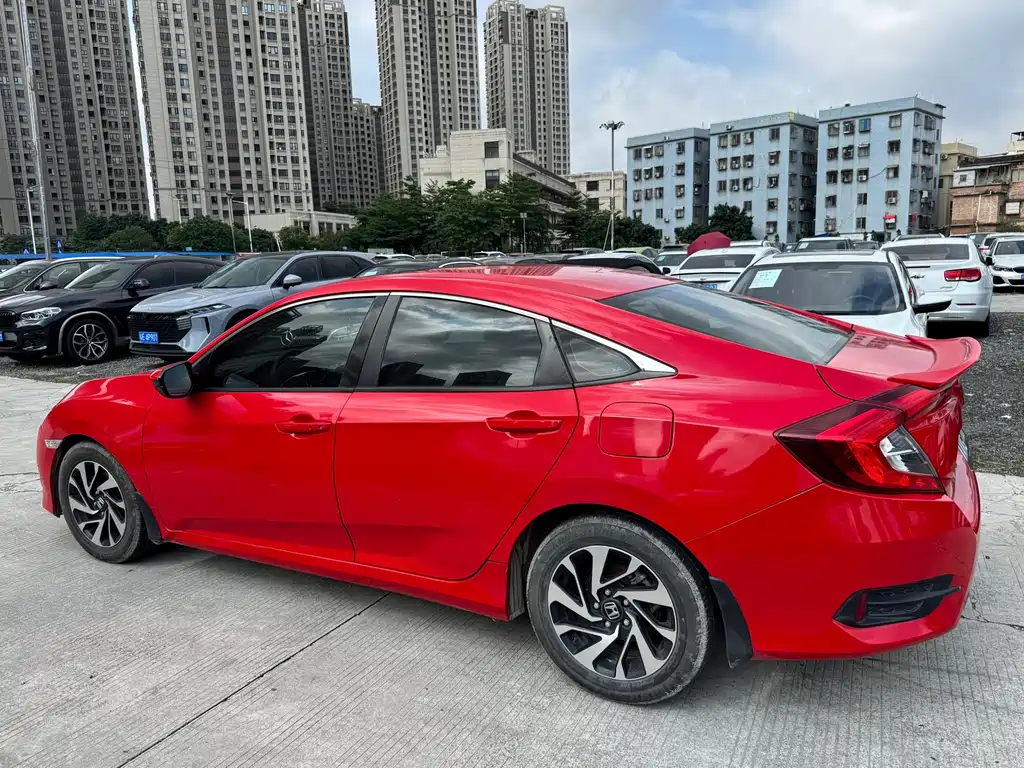 Honda Civic 2018 — фото 2