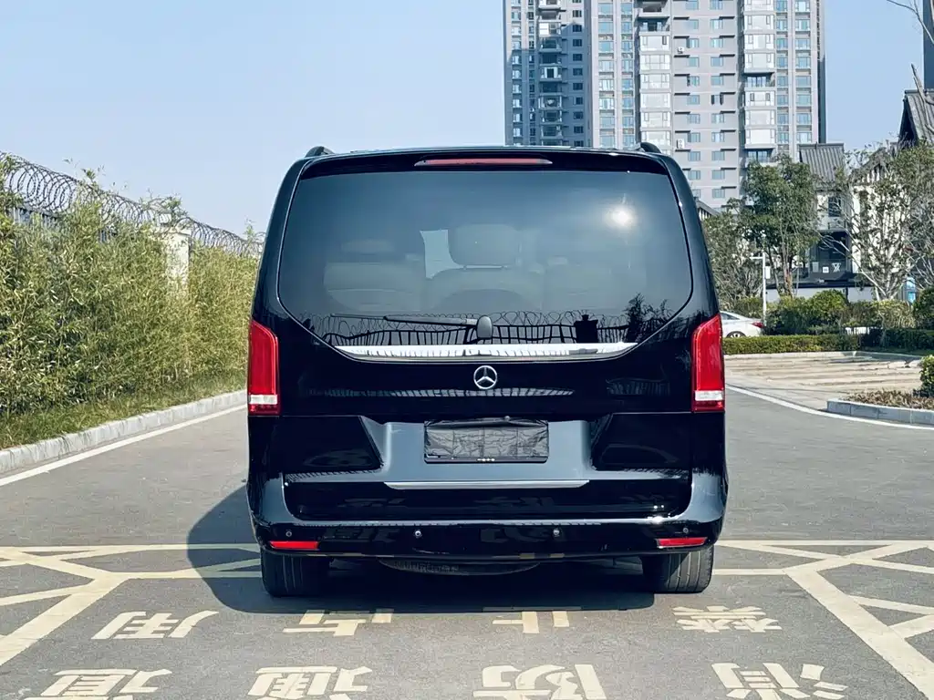 Mercedes-Benz V-Class 2020 — фото 10