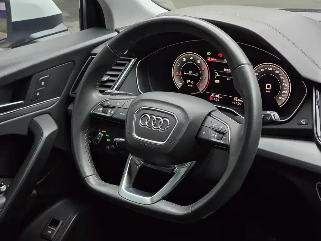 Audi Q5L 2023 — фото 16