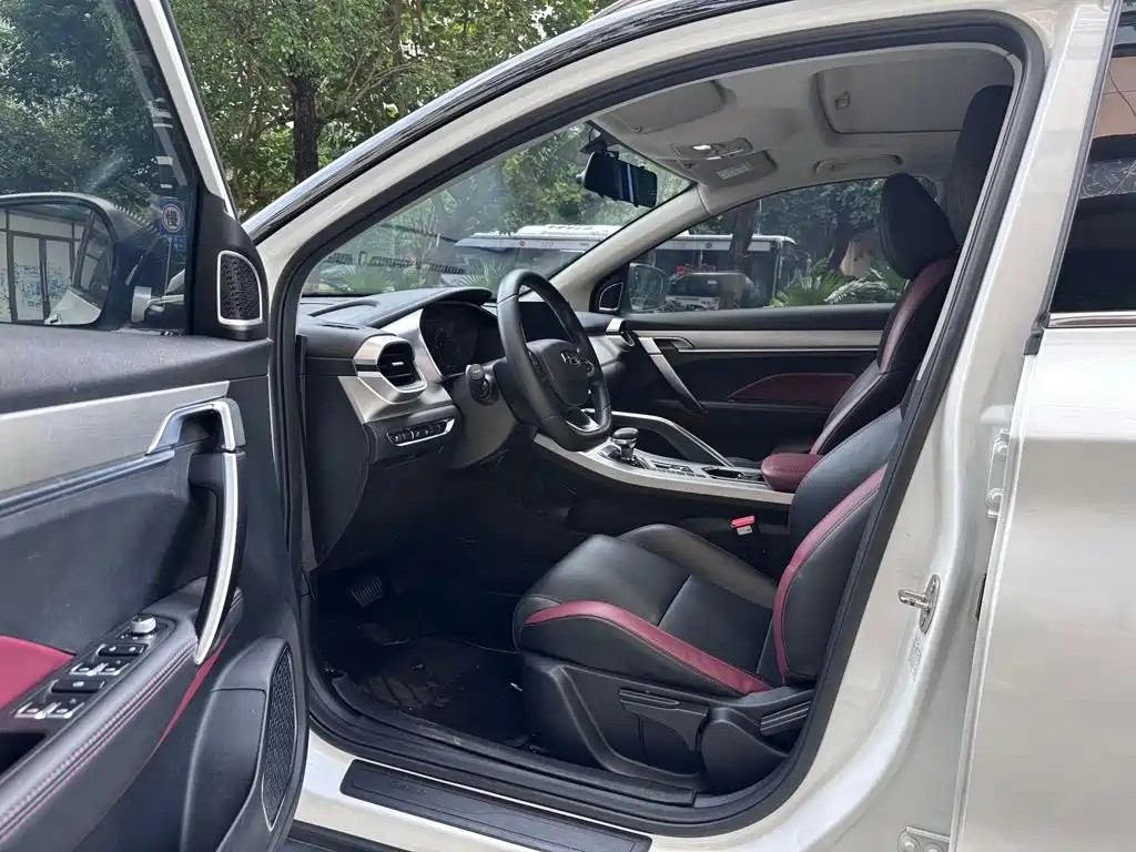 Geely Binyue 2022