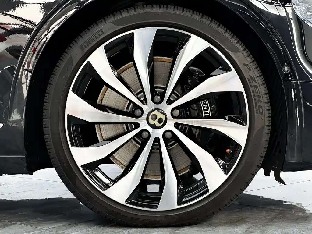Bentley Flying Spur 2020 — фото 8