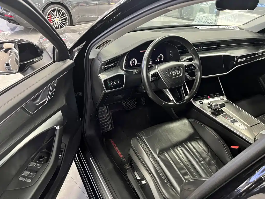 Audi A6L 2022