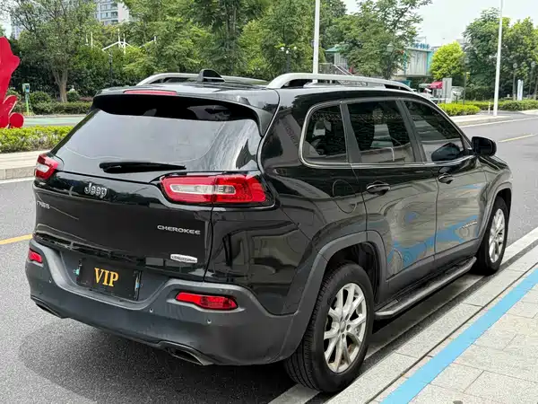 Jeep Cherokee 2016