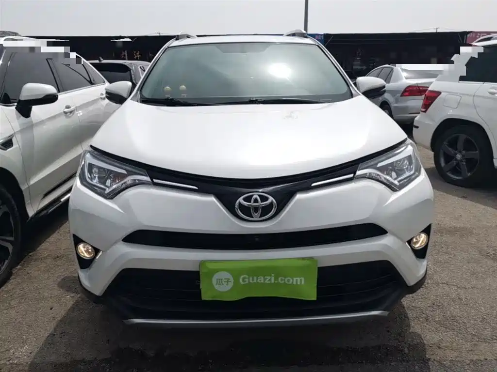 Toyota RAV4 2019 — фото 3