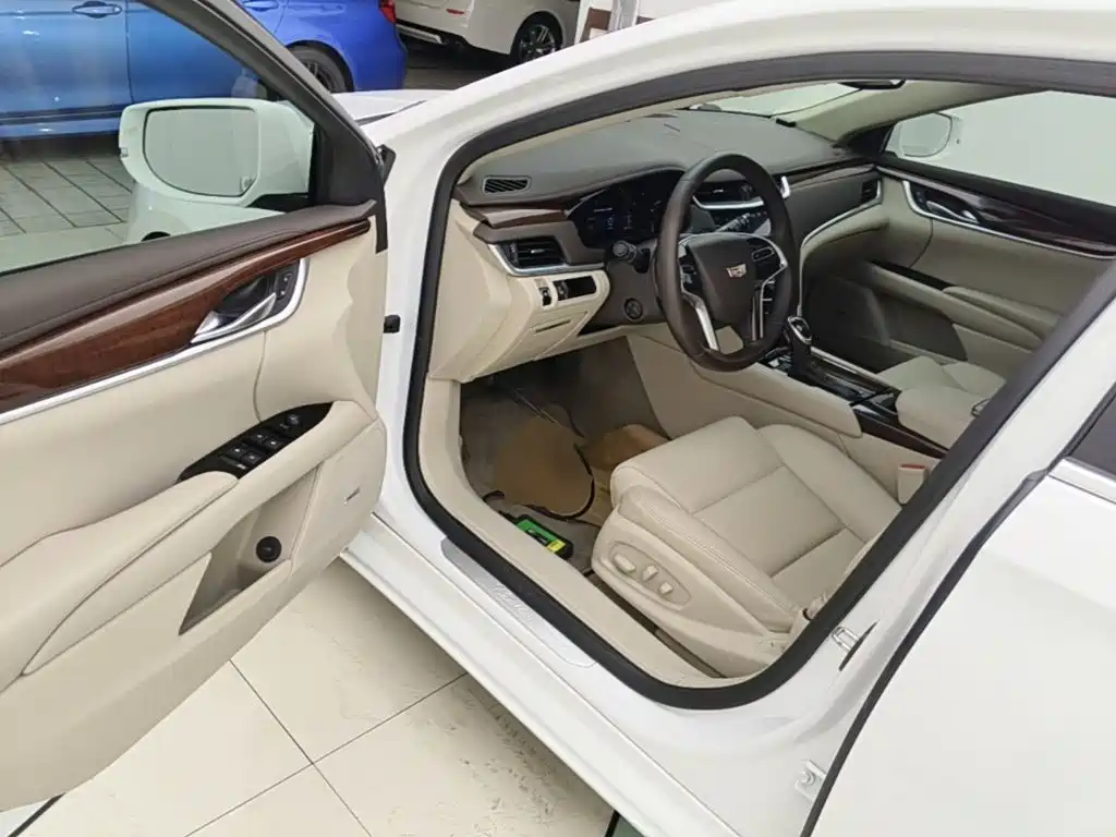 Cadillac XTS 2016 — фото 16