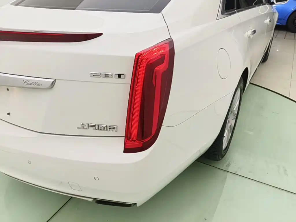 Cadillac XTS 2016 — фото 8