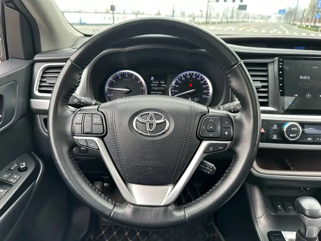 Toyota Highlander 2020 — фото 14