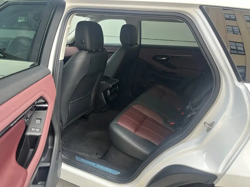 Land Rover Evoque PHEV 2023