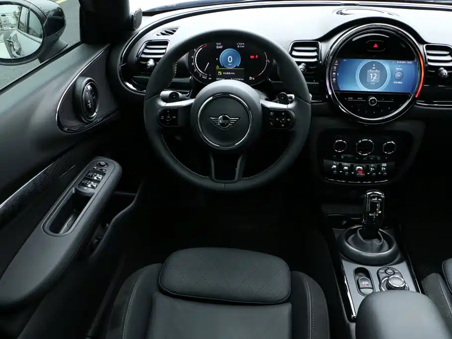 MINI Clubman 2023 — фото 15