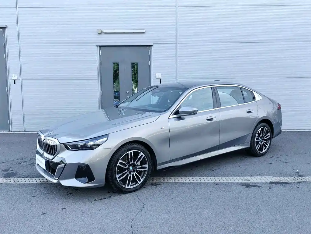 BMW 5 Series 2025