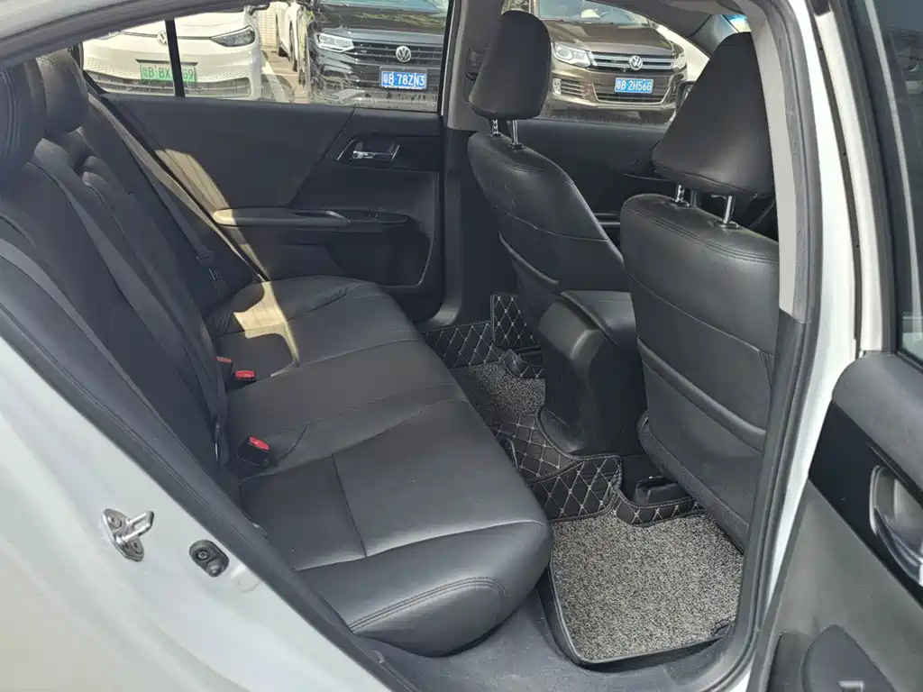 Honda Accord 2018 — фото 17