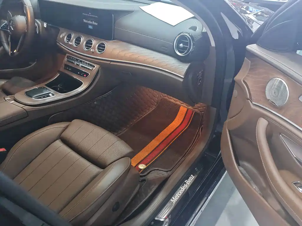 Mercedes-Benz E-Class 2022 — фото 21