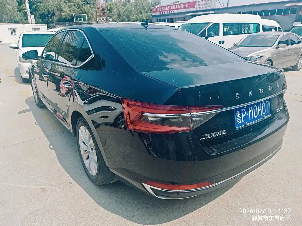 Skoda Superb 2023 — фото 10