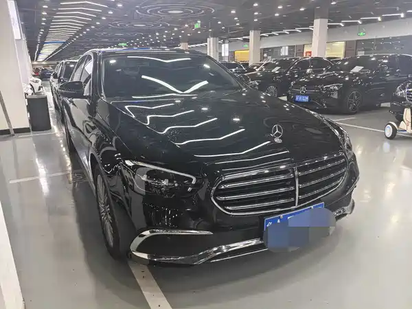 Mercedes-Benz E-Class 2022